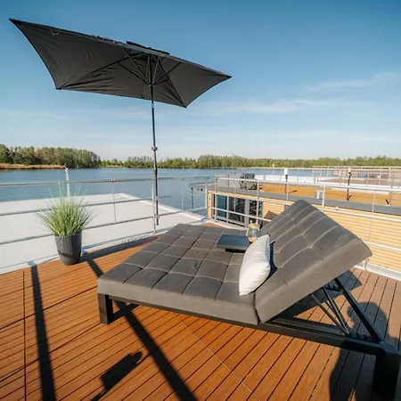 Hausboot Am Prerauer Stich In *