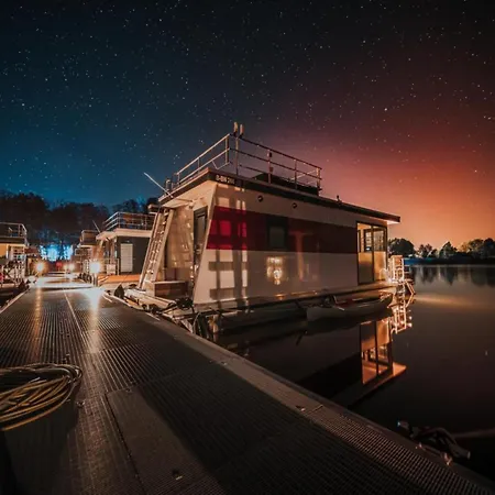 Hausboot Am Prerauer Stich In