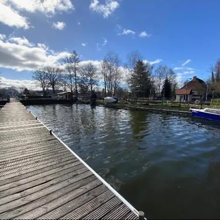 Hausboot Am Prerauer Stich In 策德尼克