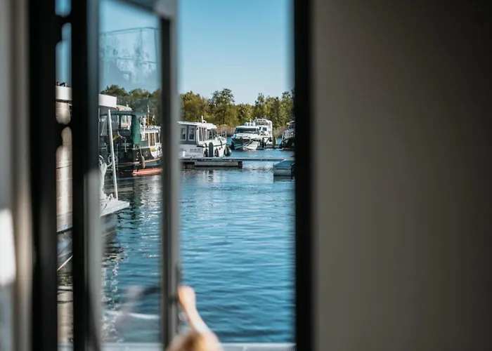 Havel River Houseboat