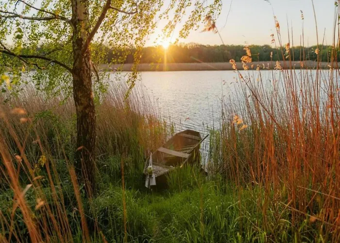 Havel River Houseboat * تسيهدينك