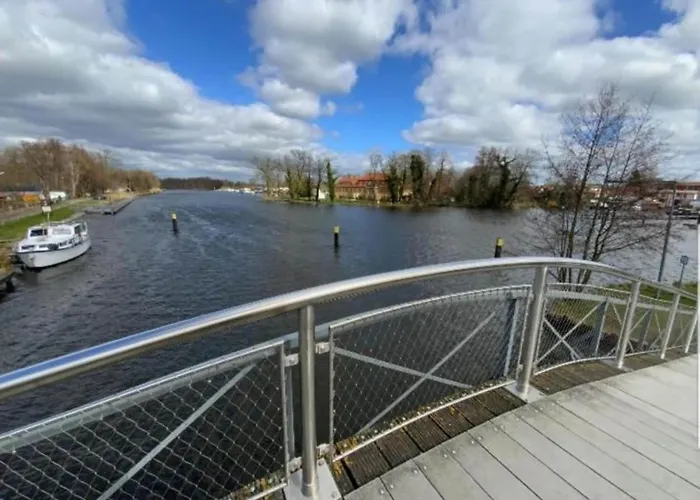 بوتيل Havel River Houseboat تسيهدينك